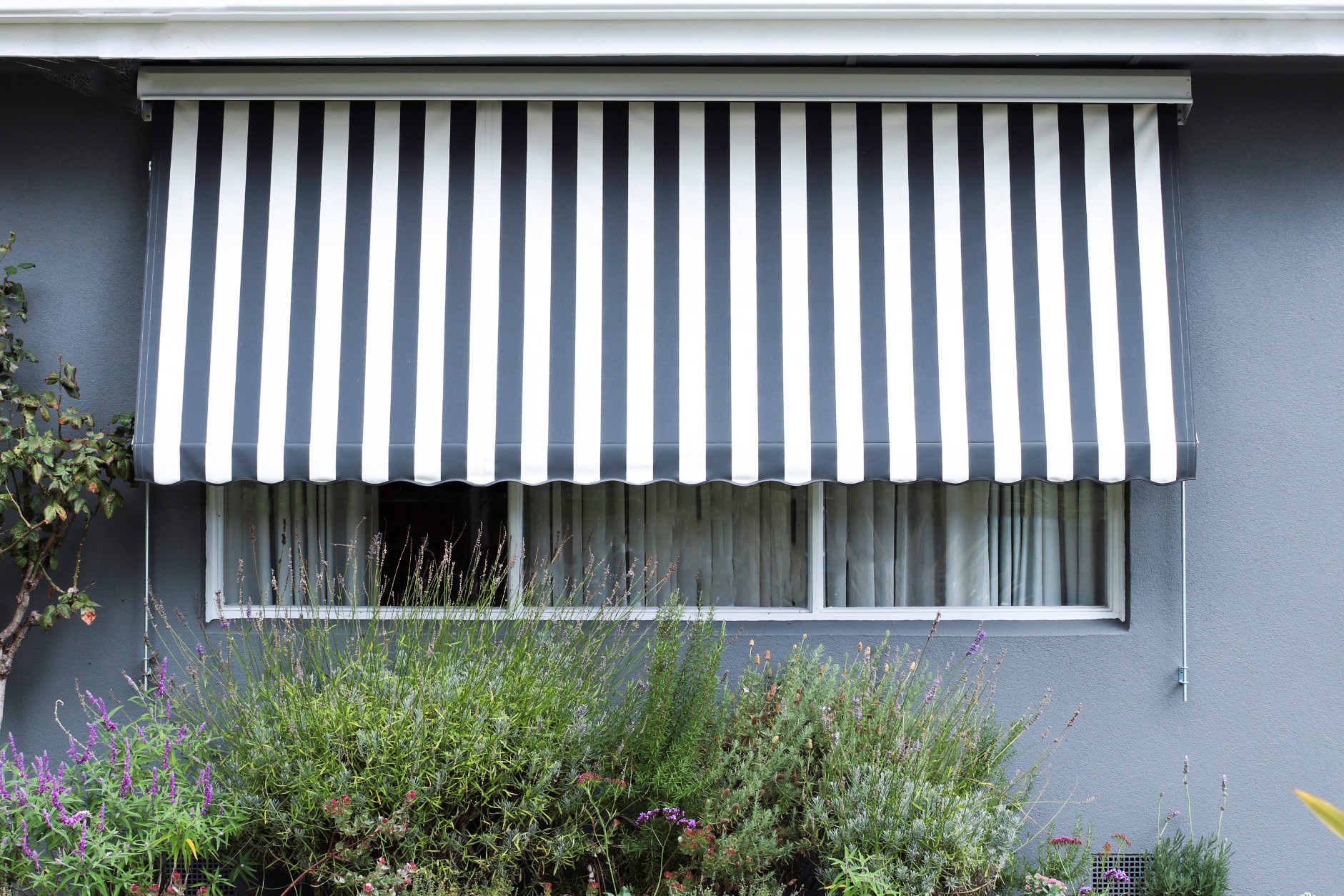 Choosing the Best Fabric for Your Awning